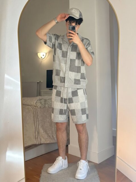 Customer wearing ESSNTL Pixel Set